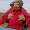 Gérard et ses prétendantes Anne-Marie et Iris, le 14 août 2017 dans "L'amour est dans le pré" sur TF1.