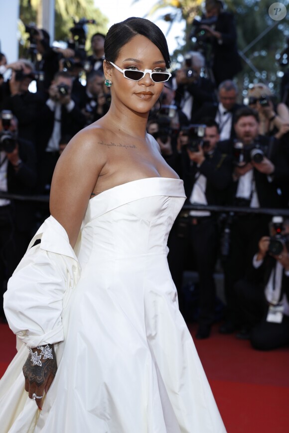 Rihanna (robe Christian Dior) - Montée des marches du film "Okja" lors du 70ème Festival International du Film de Cannes. Le 19 mai 2017. © Borde-Jacovides-Moreau/Bestimage
