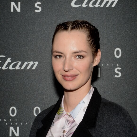 Louise Bourgoin - Photocall - 9ème édition du "Etam Live Show" (Etam Lingerie) lors de la fashion week à Paris, le 27 septembre 2016. La marque Etam fête ses 100 ans en 2016. © Rachid Bellak/Bestimage