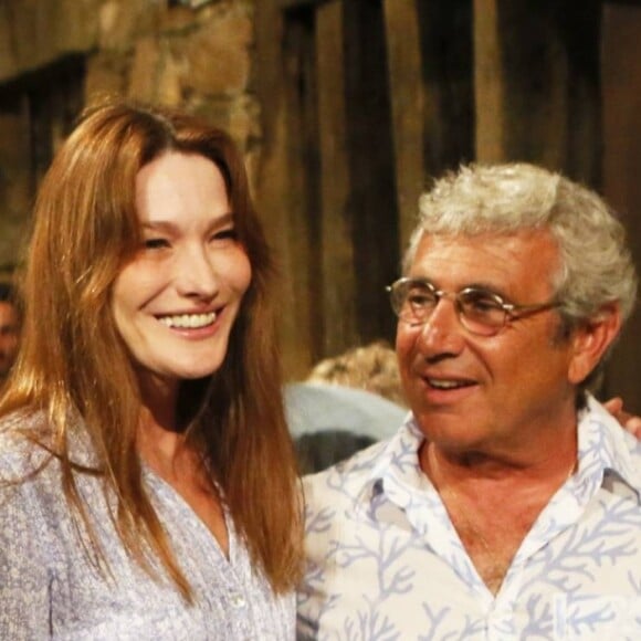 Jacqueline Franjou, Nicolas Sarkozy et Carla Bruni-Sarkozy, Michel Boujenah au festival de Ramatuelle le 3 août 2013.