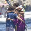 Belinda Alonso (femme d'Angel Nieto) avec Angel Nieto Jr. (Gelete fils d'Angel Nieto), Pablo Nieto (fils d'Angel Nieto), Hugo Nieto (fils d'Angel Nieto) - Les proches d'Angel Nieto, mort le 3 août 2017 des suites d'un accident de la route, se sont rassemblés pour disperser une partie de ses cendres en mer, entre Ibiza et Formentera.