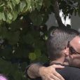 Fonsi Nieto et Enrique Ponce lors des obsèques et de l'incinération d'Angel Nieto, mort le 3 août 2017 des suites d'un accident de la route, le 5 août 2017 à Ibiza. Le lendemain, ses proches se rassemblaient pour disperser une partie des cendres en mer.