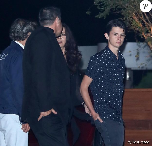 Catherine Zeta-Jones et Michael Douglas sont allés diner avec leurs enfants Dylan et Carys au restaurant Nobu à Malibu, le 5 juillet 2017
