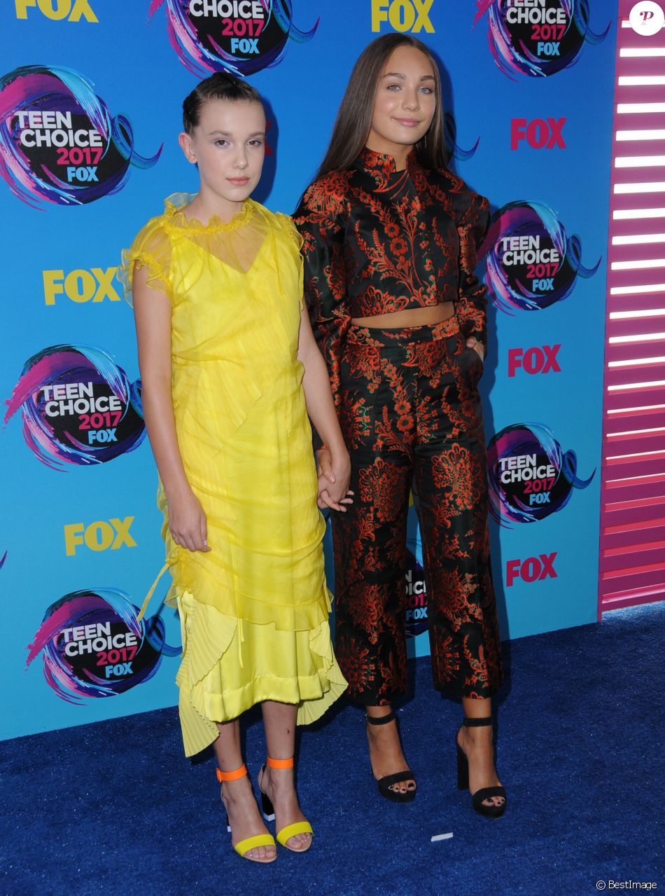 Maddie Ziegler Et Son Bébé Millie Bobby Brown, Maddie Ziegler - Cérémonie des Teen Choice Awards 2017  au Galen Center à Los Angeles, le 13 août 2017. © Birdie  Thompson/AdMedia/Zuma Press/ - Purepeople