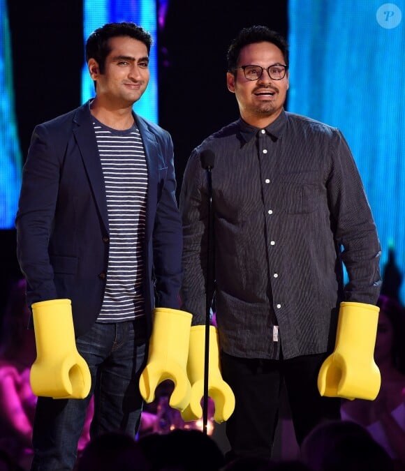 Kumail Nanjiani et Michael Peña Cérémonie des Teen Choice Awards 2017 au Galen Center à Los Angeles, le 13 août 2017. Crédits Frank Micelotta/FOX/PictureGroup/ABACAPRESS.COM