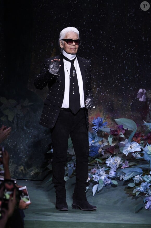 Karl Lagerfeld - Défilé de mode "Fendi", collection Haute-Fourrure automne-hiver 2017/2018, à Paris. Le 5 juillet 2017.