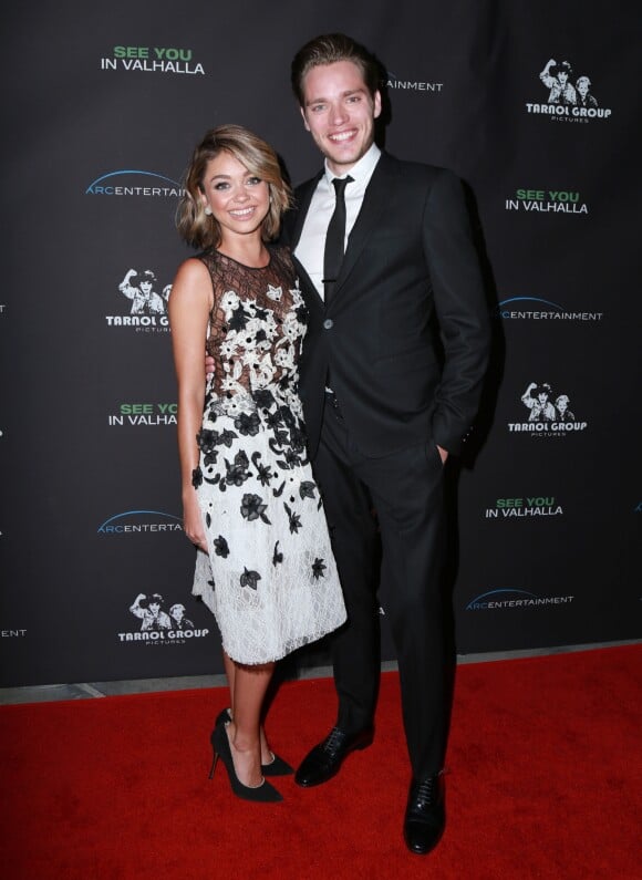 Sarah Hyland et son compagnon Dominic Sherwood - People à la première du film "See You In Valhalla" à Hollywood. Le 21 avril 2015.
