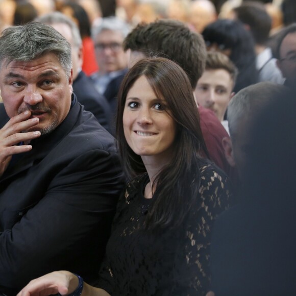 Exclusif - David Douillet présente sa compagne Vanessa Carrara lors du congrès fondateur des Républicains au Paris Events Center de la Porte de la Villette, à Paris le 30 mai 2015.