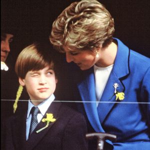 Lady Diana et le prince William en 1991 à Cardiff lors du premier déplacement officiel du jeune prince.