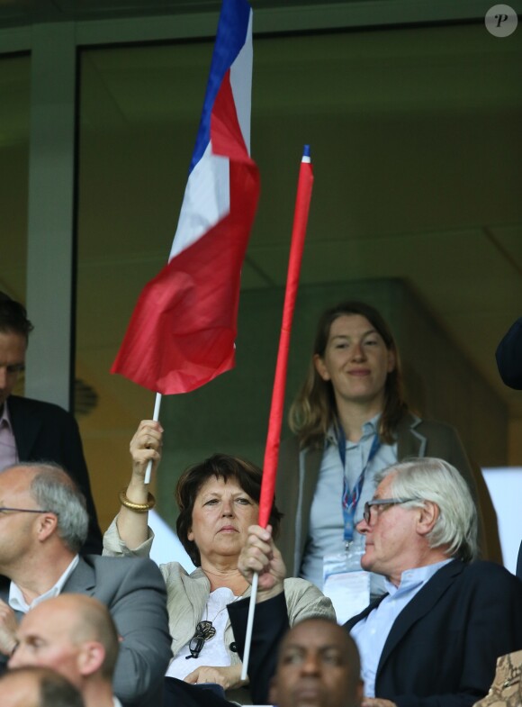 Martine Aubry et son mari Jean-Louis Brochen au match amical France-Jamaïque à Lille le 8 juin 2014.