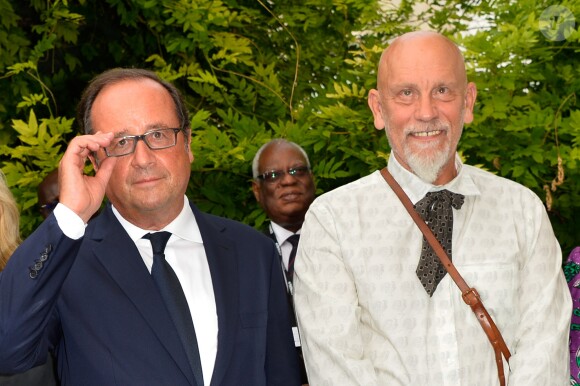 François Hollande (ancien président de la République) et John Malkovich (président jury) - 10ème festival du Film Francophone d'Angoulême, le 22 août 2017. © Coadic Guirec/Bestimage