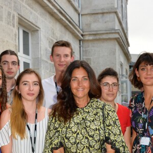 Cristiana Reali (présidente du jury étudiant) avec des étudiants du jury étudiant - 10e festival du Film Francophone d'Angoulême, le 22 août 2017. © Coadic Guirec/Bestimage