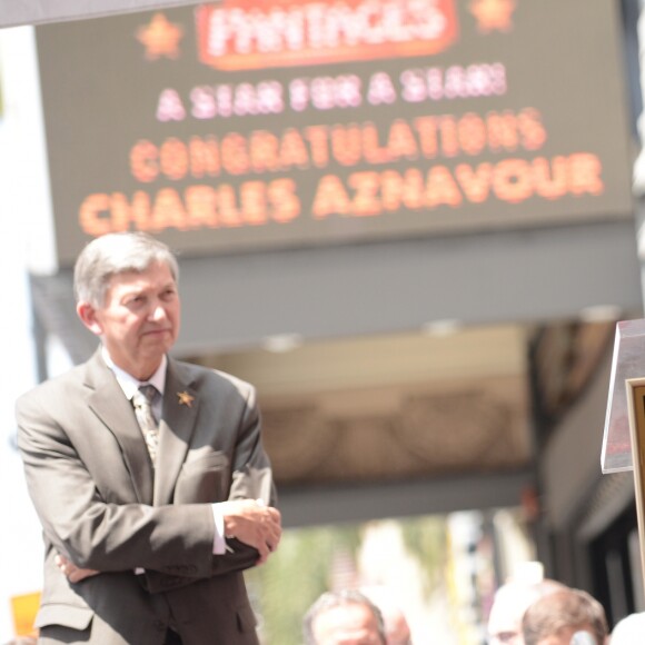 Charles Aznavour reçoit son étoile sur le Hollywood Walk of Fame à Los Angeles, le 24 août 2017. © Chris Delmas/Bestimage