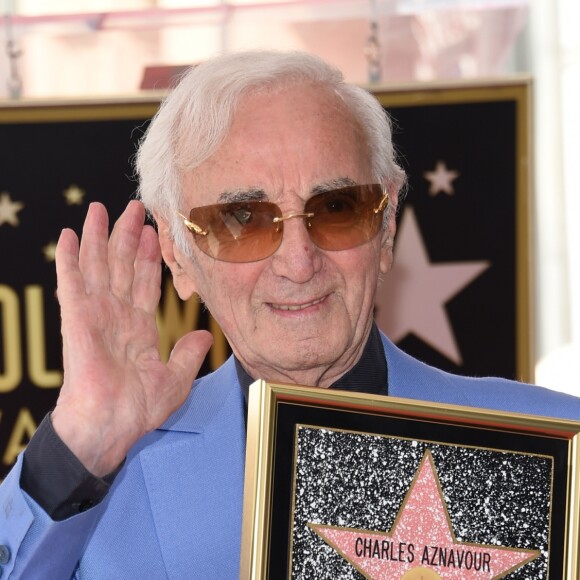 Charles Aznavour reçoit son étoile sur le Hollywood Walk of Fame à Los Angeles, le 24 août 2017. © Chris Delmas/Bestimage