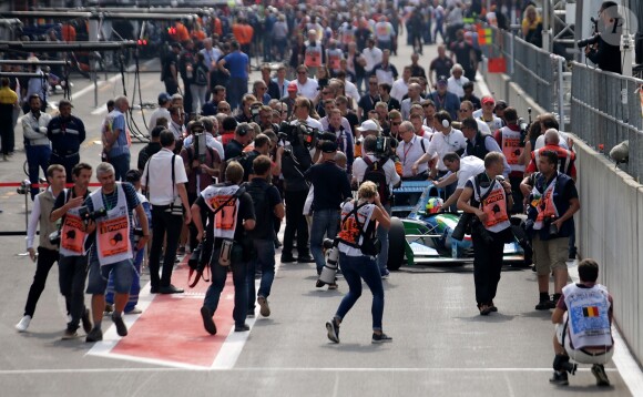Mick Schumacher a eu l'occasion d'effectuer le 27 août 2017 un tour d'honneur au volant de la Formule 1 Benetton à bord de laquelle son père Michael Schumacher remporta 25 ans plus tôt son premier Grand Prix en Formule 1 (le 30 août 1992) et son premier titre de champion du monde (en 1994), sur le circuit de Spa-Francorchamps avant le départ du Grand Prix de Belgique.