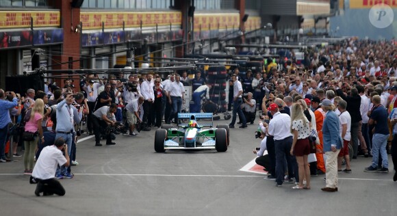 Mick Schumacher a eu l'occasion d'effectuer le 27 août 2017 un tour d'honneur au volant de la Formule 1 Benetton à bord de laquelle son père Michael Schumacher remporta 25 ans plus tôt son premier Grand Prix en Formule 1 (le 30 août 1992) et son premier titre de champion du monde (en 1994), sur le circuit de Spa-Francorchamps avant le départ du Grand Prix de Belgique.