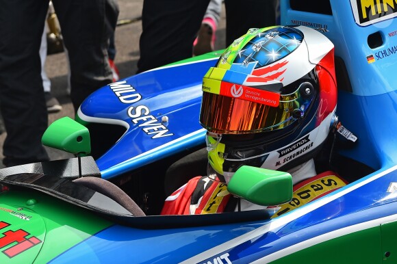 Mick Schumacher, fils de Michael, a effectué le 27 août 2017 un tour d'honneur au volant de la Formule 1 Benetton à bord de laquelle son père Michael Schumacher remporta 25 ans plus tôt son premier Grand Prix en Formule 1 (le 30 août 1992) et son premier titre de champion du monde (en 1994), sur le circuit de Spa-Francorchamps avant le départ du Grand Prix de Belgique.