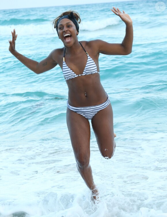 Alexandra Burke sur la plage à Miami, le 8 janvier 2013.