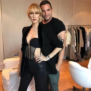 Céline Dion et son coiffeur. La star va assister au lancement du disque de son frère Jacques, le 30 août 2017 à Montréal.