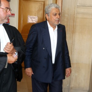 Semi exclusif - Enrico Macias arrive à la 11ème chambre du tribunal correctionnel pour le verdict de son affaire d'escroquerie d'emprunts hypothécaires auprès d'une banque islandaise le 28 août 2017.