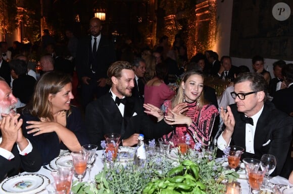 Pierre Casiraghi avec sa femme Beatrice Borromeo et Colin Firth lors du dîner des "Franca Sozzani Awards" au 74ème Festival International du Film de Venise (Mostra), le 1er septembre 2017