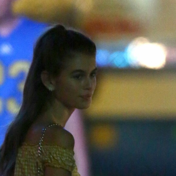 Exclusif - Kaia Gerber s'amuse avec ses amis à la fête foraine de Chili Cook-off à Malibu le 4 septembre 2017. 