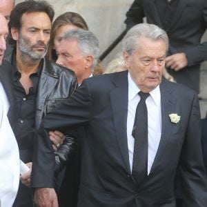 Pascal Desprez, Alain Delon, Anthony Delon - Sorties des obsèques de Mireille Darc en l'église Saint-Sulpice à Paris. Le 1er septembre 2017