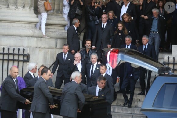Pascal Desprez, Alain Delon, Anthony Delon, le fils de Pascal Desprez et sa femme - Sorties des obsèques de Mireille Darc en l'église Saint-Sulpice à Paris. Le 1er septembre 2017