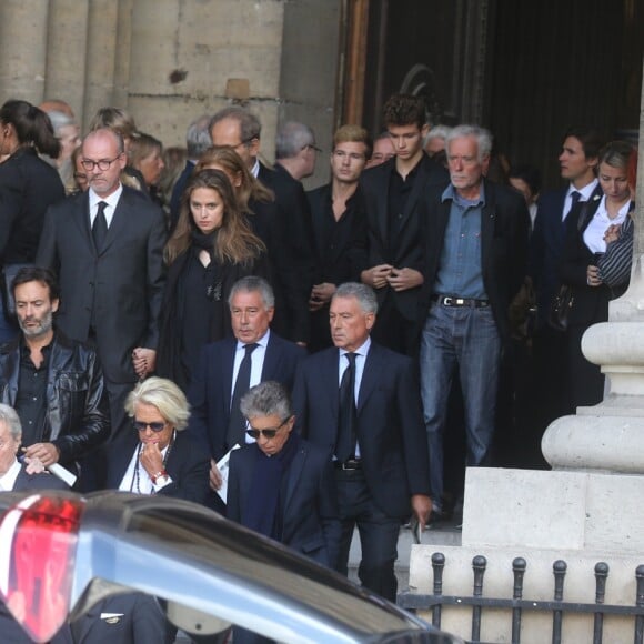 Pascal Desprez, Alain Delon, Anthony Delon, le fils de Pascal Desprez et sa femme, Véronique de Villèle, Yves Dahan - Sorties des obsèques de Mireille Darc en l'église Saint-Sulpice à Paris. Le 1er septembre 2017