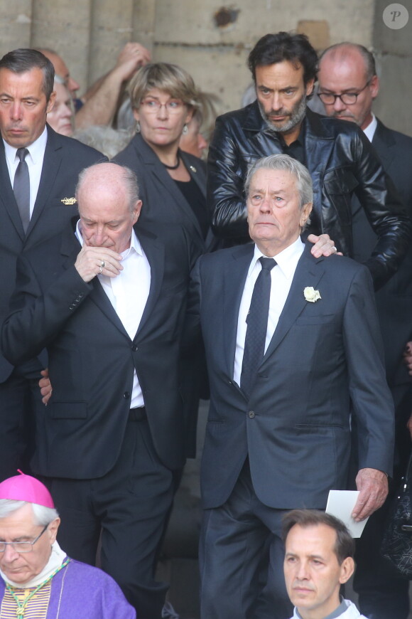 Pascal Desprez, Alain Delon, Anthony Delon - Sorties des obsèques de Mireille Darc en l'église Saint-Sulpice à Paris. Le 1er septembre 2017