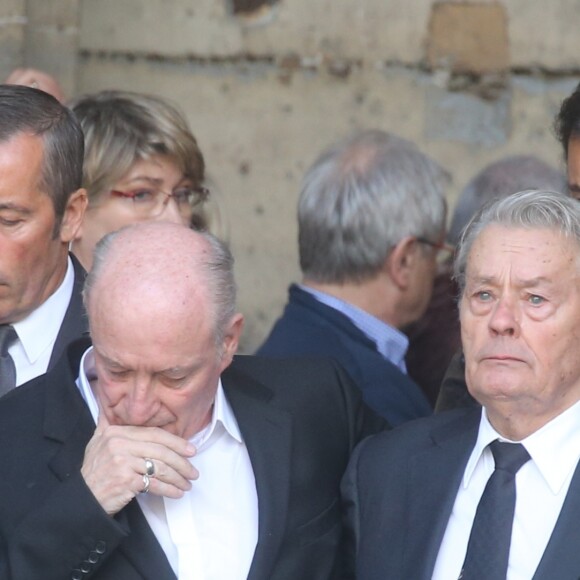 Pascal Desprez, Alain Delon, Anthony Delon - Sorties des obsèques de Mireille Darc en l'église Saint-Sulpice à Paris. Le 1er septembre 2017