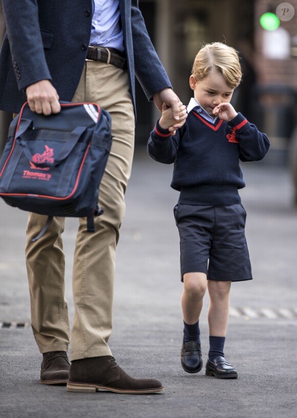 Le prince George de Cambridge a fait sa première rentrée des classes à l'école Thomas's Battersea le 7 septembre 2017 à Londres, escorté par son père le prince William. Sa mère Kate Middleton n'était pas en état de l'accompagner, souffrant des symptômes du début de sa troisième grossesse révélée quelques jours plus tôt.