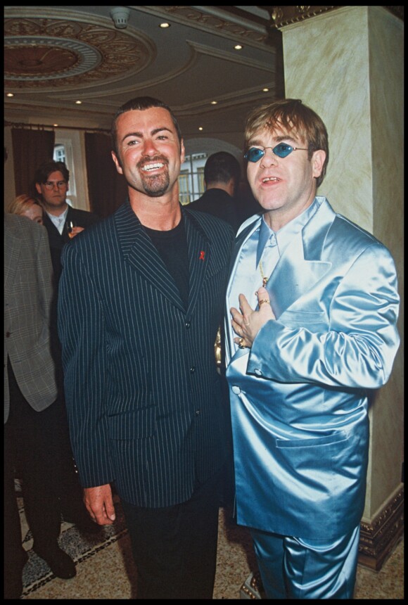 George Michael et Elton John à Londres en juin 1995 pour le lancement d'un livre de Gianni Versace.