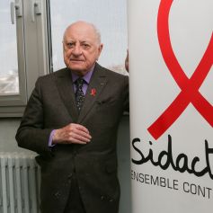 Pierre Bergé lors de la remise du prix "VIH Pocket Films" au siège du Sidaction à Paris. Le 26 mars 2014
