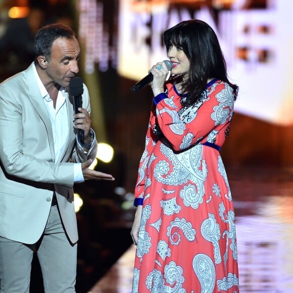 Exclusif - Nikos Aliagas, Nolwenn Leroy enceinte - Emission "La chanson de l'année fête la musique" dans les arènes de Nîmes, diffusée en direct sur TF1 le 17 juin 2017. © Bruno Bebert/Bestimage