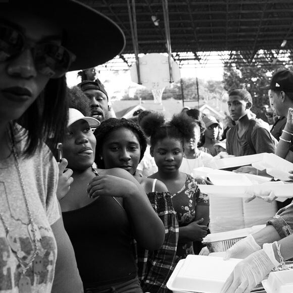 Beyoncé vient en aide aux victimes de l'ouragan Harvey à Houston. La chanteuse a fait le déplacement avec sa fille aînée Blue Ivy, sa maman Tina Knowles, et son amie Michelle Williams. Le 8 septembre 2017.