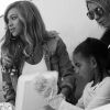 Beyoncé vient en aide aux victimes de l'ouragan Harvey à Houston. La chanteuse a fait le déplacement avec sa fille aînée Blue Ivy, sa maman Tina Knowles, et son amie Michelle Williams. Le 8 septembre 2017.