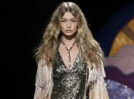Gigi Hadid perd sa chaussure en plein défilé et évite le drame comme une pro...