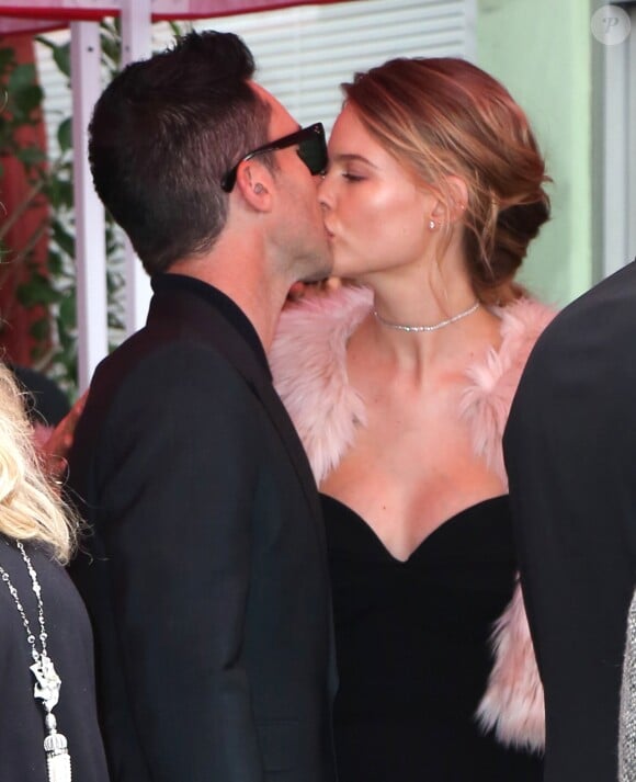 Adam Levine et sa femme Behati Prinsloo - Adam Levine reçoit son étoile sur le Walk of Fame à Hollywood, le 10 février 2017.