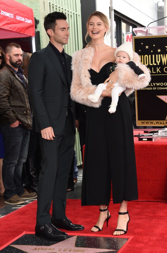 Adam Levine avec sa femme Behati Prinsloo et sa fille Dusty Rose Levine - Adam Levine reçoit son étoile sur le Walk of Fame à Hollywood, le 10 février 2017 © Chris Delmas/Bestimage