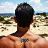 Juan Arbelaez expose son tatouage dans le dos, qui doit être lu comme "Addicto", sur Instagram le 14 août 2016.