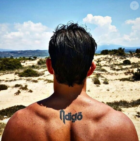 Juan Arbelaez expose son tatouage dans le dos, qui doit être lu comme "Addicto", sur Instagram le 14 août 2016.