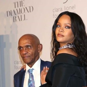 Rihanna et son grand-père Lionel Brathwaite - Soirée de la 3ème édition du "Diamond Ball " en faveur de l'association de Rihanna "Clara Lionel Foundation" au Cipriani Wall Street à New York, le 14 septembre 2017.