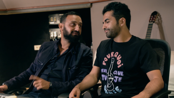 Nazim en studio avec Cyril Hanouna pour l'enregistrement de son single Pourquoi veux-tu que je danse ? : le trublion de TPMP est en grande forme... © Universal / Polydor