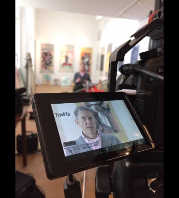 Ed Hardy lors du tournage du documentaire "Vif the movie", retraçant le parcours de Christian Audigier et son combat contre le cancer.