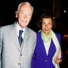 André Bettencourt et sa femme Liliane Bettencourt lors d'une exposition de diamants chez Christie's à Paris le 23 mai 2001.