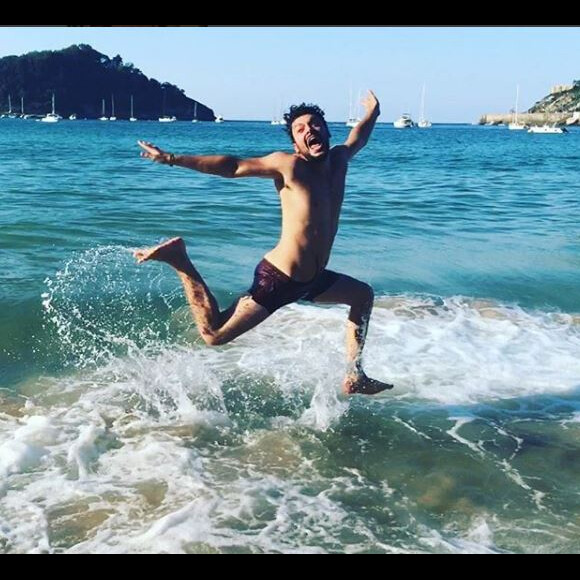 Kev Adams à la plage, en Espagne, dimanche 24 septembre 2017