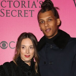 Stromae et son épouse Coralie Barbier à Paris, le 30 novembre 2016.