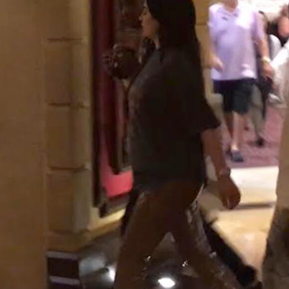 Exclusif - Travis Scott et Kylie Jenner enceinte rentrent à l'hôtel à Las Vegas le 25 septembre 2017