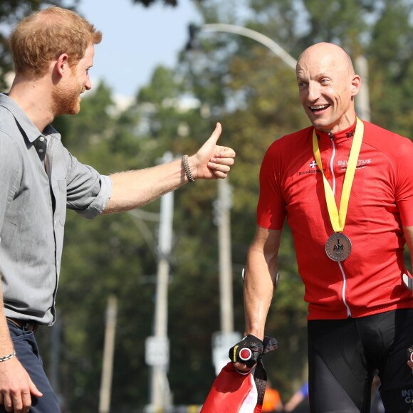 Le prince Harry à l'épreuve de cyclisme lors des Invictus Games 2017. Le 27 septembre 2017